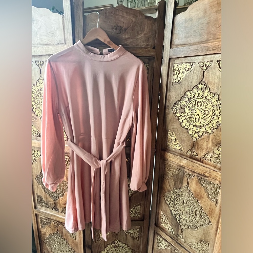 Boohoo Belted dress